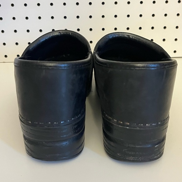 Dansko Professional in Black - Picture 7 of 16